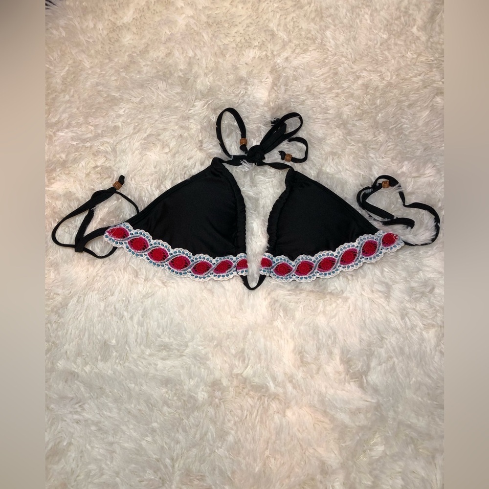 Black and Red Triangle Bikini Top DD